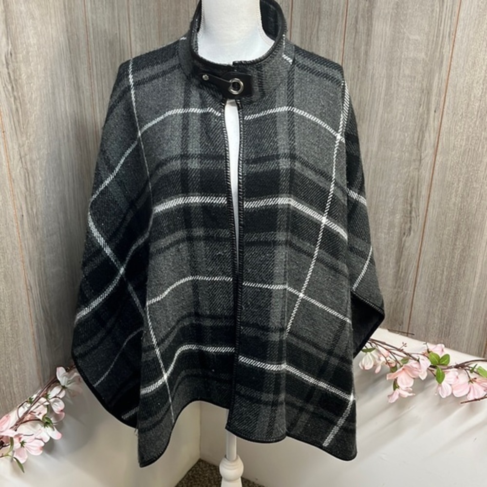 Lucky Belle Poncho‎